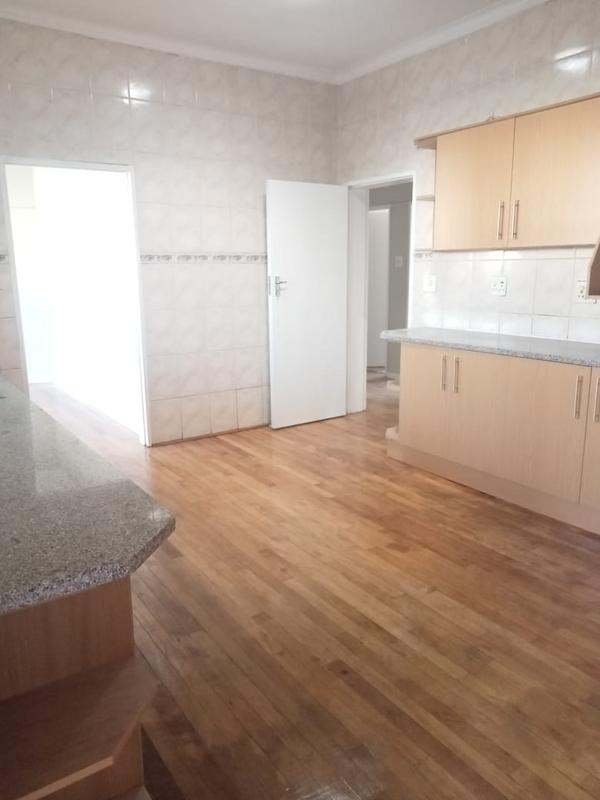 To Let 4 Bedroom Property for Rent in Goodwood Central Western Cape